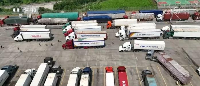 火热的口岸贸易 中越经贸往来的真实写照